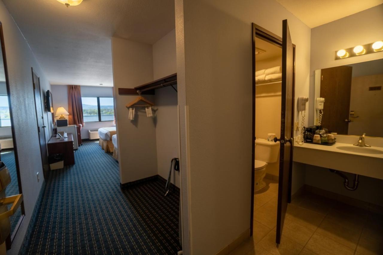 Clover Island Inn Kennewick Luaran gambar